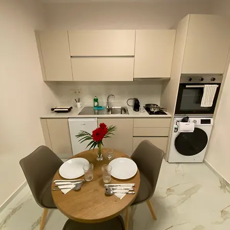 Andry's Living 5 By 8essentially Apartment *