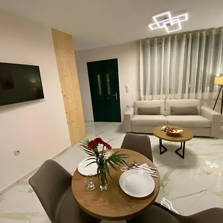 Andry's Living 5 By 8essentially *