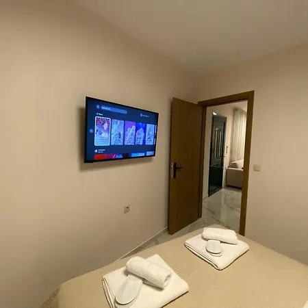 Andry's Living 5 By 8essentially * Lefkáda