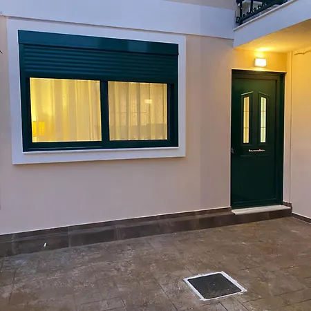 Andry's Living 5 By 8essentially *