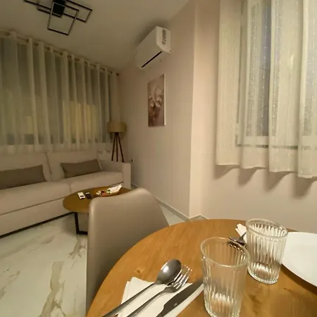 Andry's Living 5 By 8essentially *